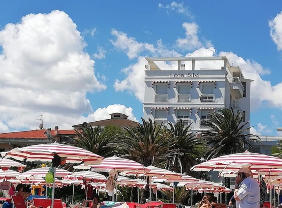 Hotel Silvi Сильви-Марина Экстерьер фото